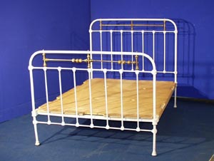 Bed (D13)